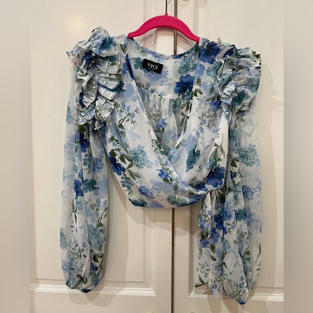 XS Vici Floral Top